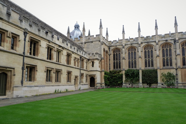 How to Choose an Oxbridge College?